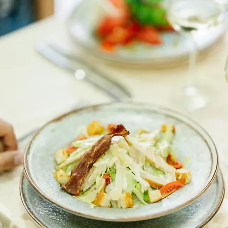 ямболен Ξενοδοχείο 2*