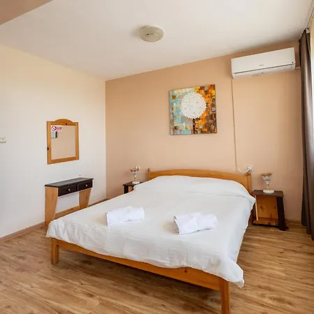 ямболен Hotel