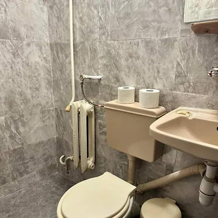 ямболен Ξενοδοχείο 2*