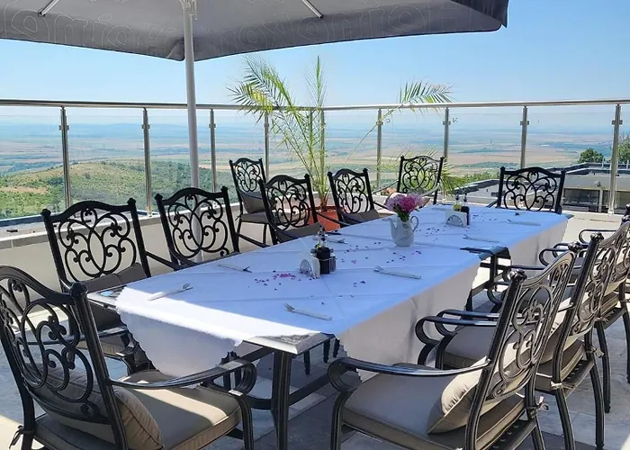 ямболен 酒店 Turnava